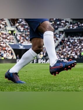 Nike Phantom Venom Elite FG Soccer Cleats Blue/Black/Red Men’s 7 Women’s  8.5